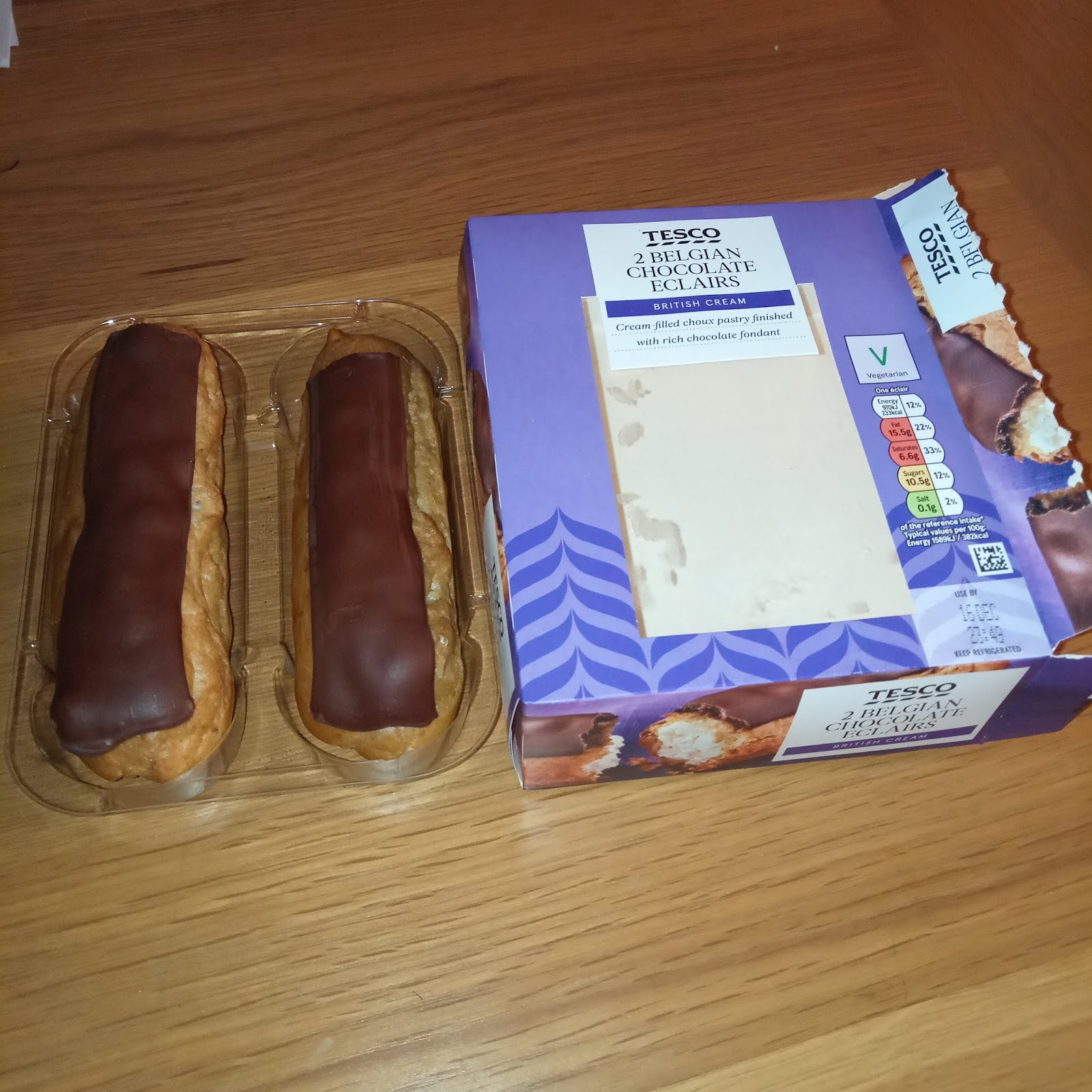 Supersupergirl's Food Reviews [Review] Tesco Belgian Chocolate Eclairs