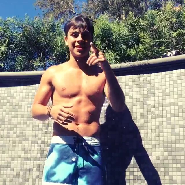 The Stars Come Out To Play: Jake T. Austin - New Shirtless 