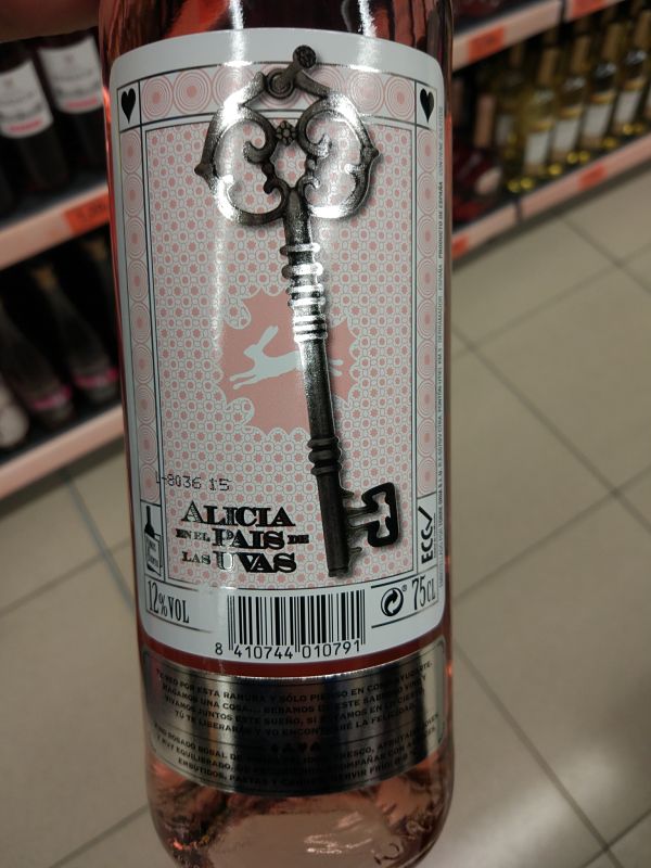VinosyEtiquetas: Vino rosado "Alicia en el Pais de las Uvas" otro