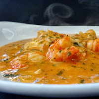  Moqueca de camarões e pescada
