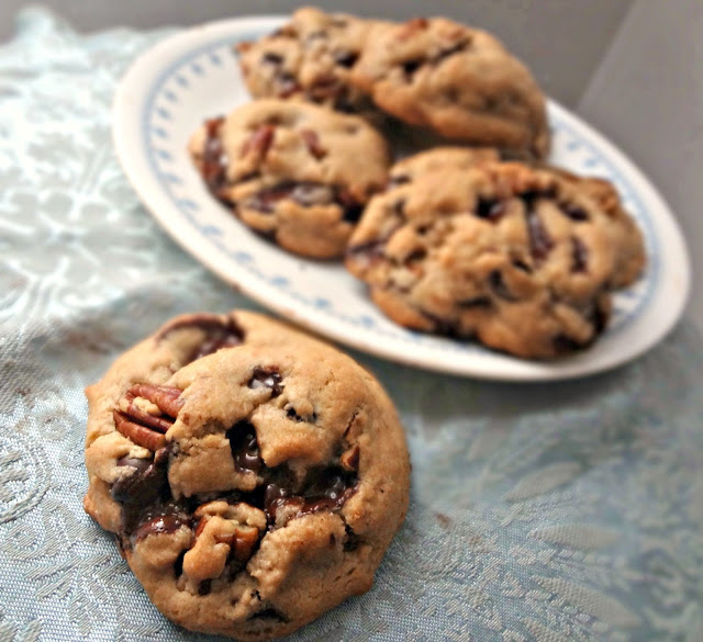 Brown Butter Dark Chocolate and Toasted Pecan Cookies Brown Butter Dark Chocolate and Toasted Pecan Cookies
