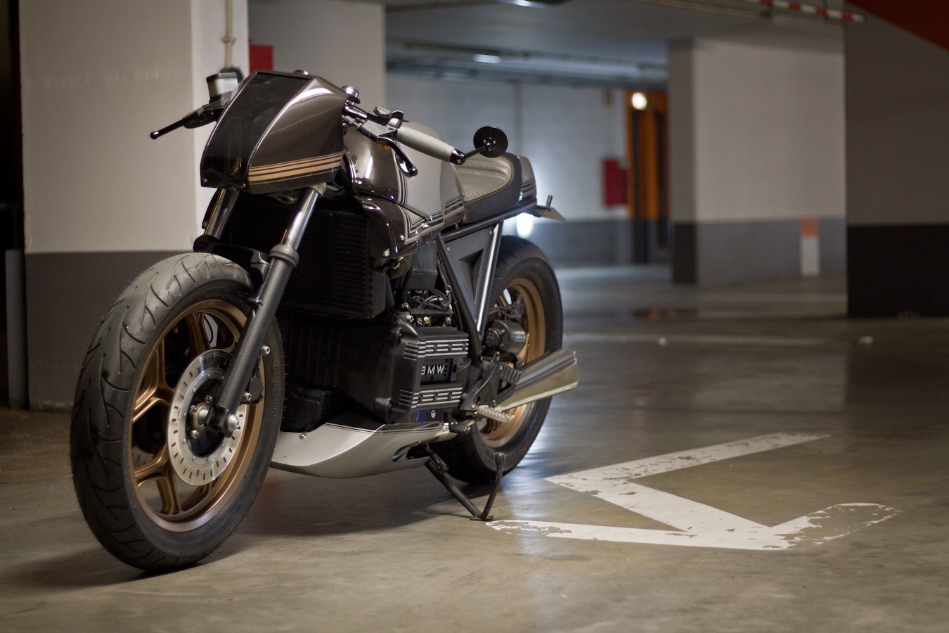 Электромотоцикл Cafe Racer m9