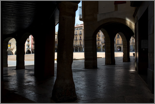 Vic, Catalunya: Plaça Major vista desde los soportales