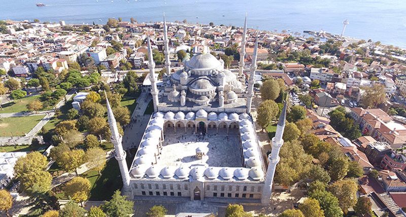 masjid biru blue mosque destinasi wisata dan ibadah di istanbul turki yang menakjubkan nurul sufitri travel lifestyle blogger