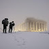 Εκπληκτικές φωτογραφίες από την χιονισμένη Ακρόπολη