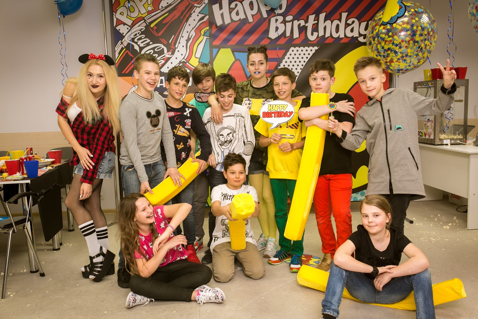 Безумная вечеринка 16 глава. Вечеринка в стиле 60. Шиша тусовка. Клсмирлвная вечеринка сумасшедших. Сумасшедшие вечеринки.