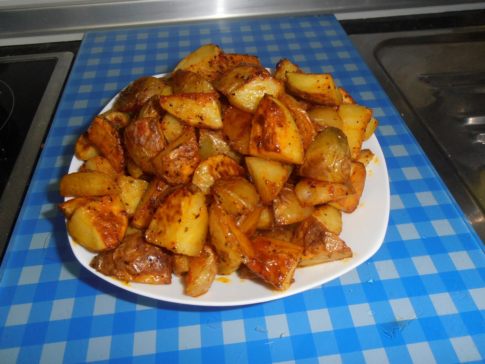DELIKASERO Patatas bravas