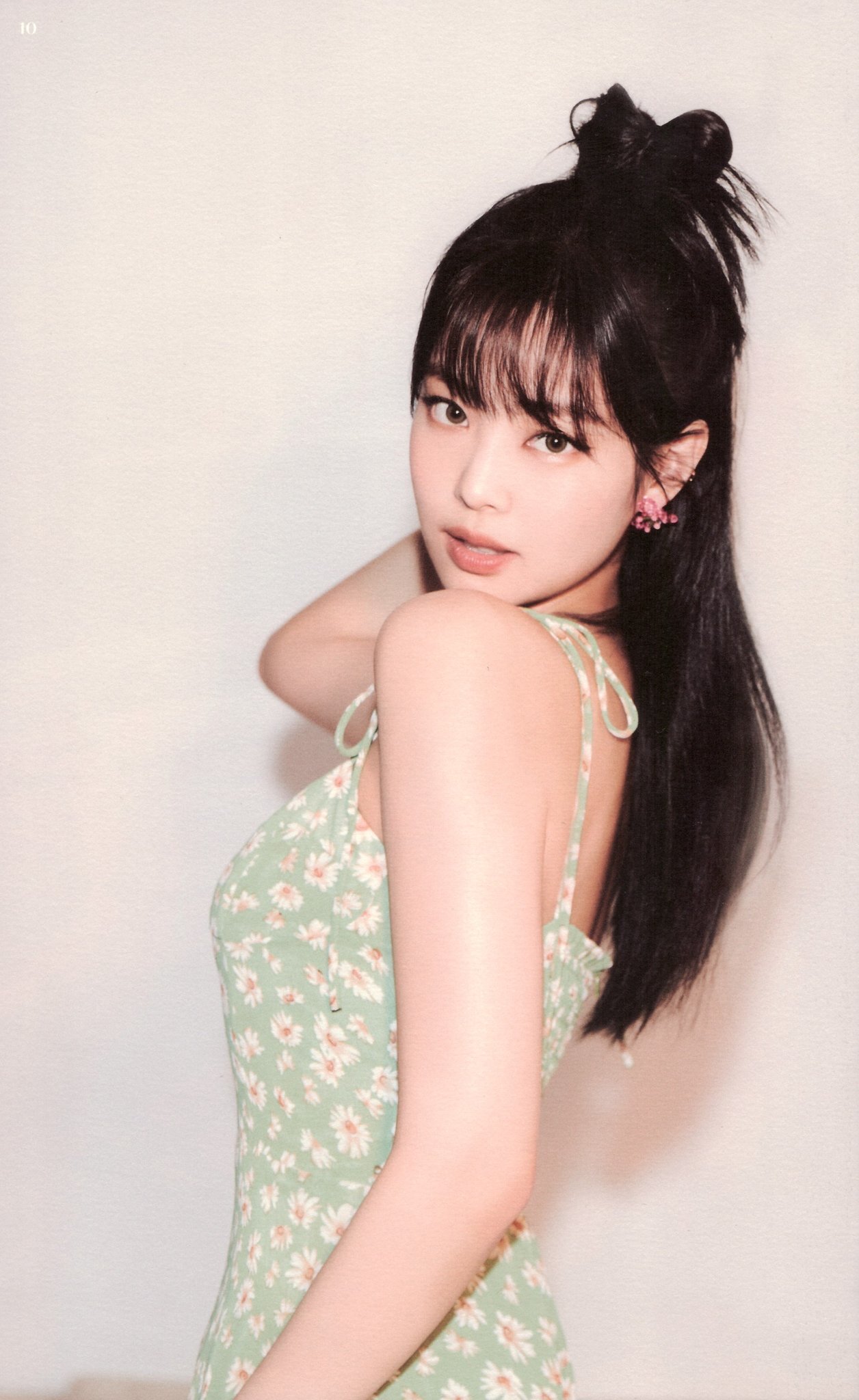 썸네일-앞머리 내린 포니테일 블랙핑크 제니-이미지