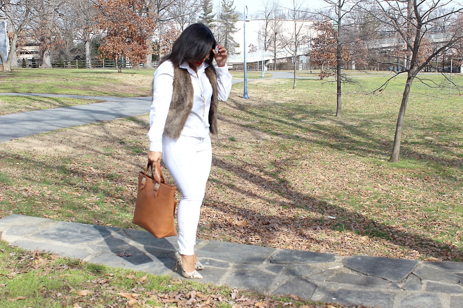 white outfit, fur vest, faux fur, H&M, how to wear white, outfits