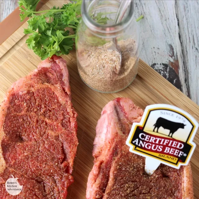 Homemade Coffee Steak Rub | by Renee's Kitchen Adventures - easy homemade recipe for a steak seasoning made with coffee. Perfect on steak, chicken, pork and more! #SundaySupper