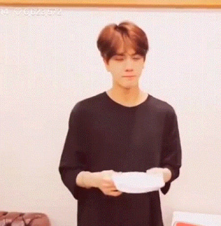 어제자 데뷔 첫 1위하고 눈물쏟는 더보이즈 | 인스티즈