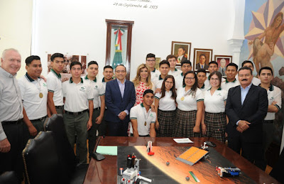 Reconoce Gobernadora a estudiantes de Conalep que visitarán la NASA