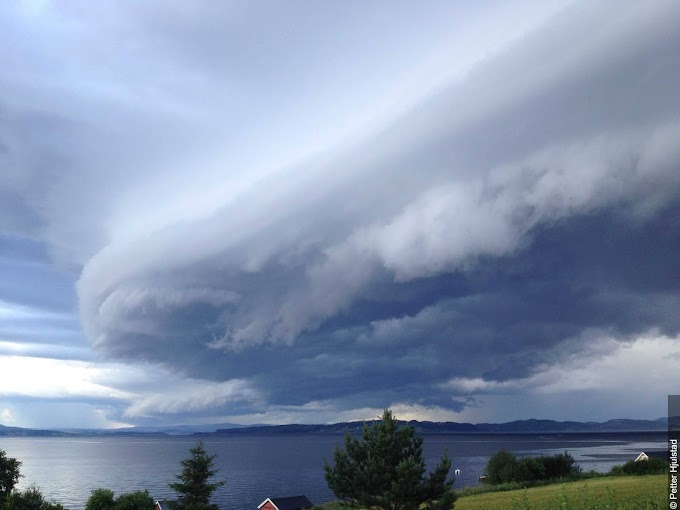 Awan Arcus - Awan Unik Seperti Gelombang Tsunami