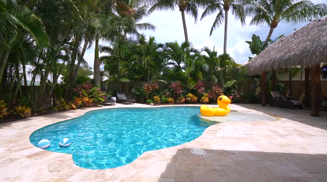 Tour 567 N Cypress Dr, Tequesta, FL vs. 15 Interior Design Photos