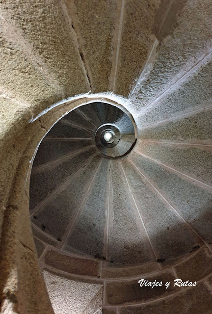 Escalera de caracol de la sacristía de San benito de Alcántara