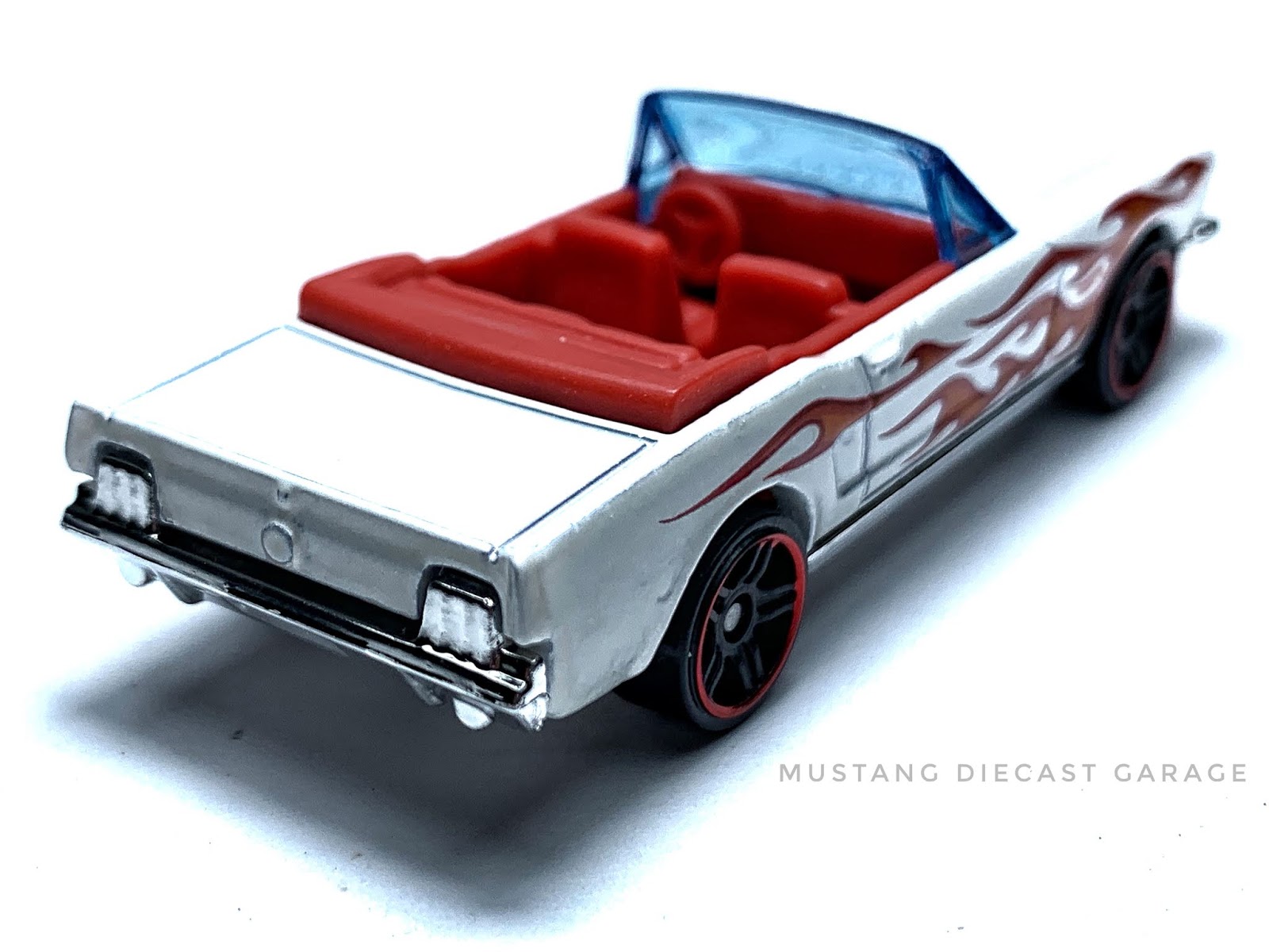 Hot Wheels 65 Ford Mustang Convertible Series 2018 HW Flames 5 Pack (สี