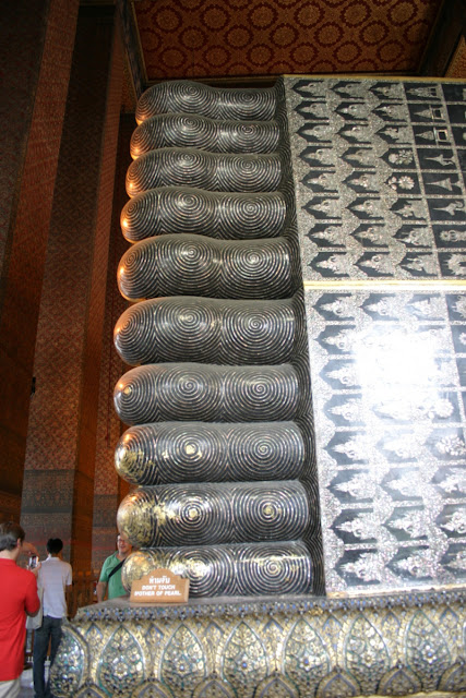 Giant Reclining Buddha has feet that are 5 meters long.