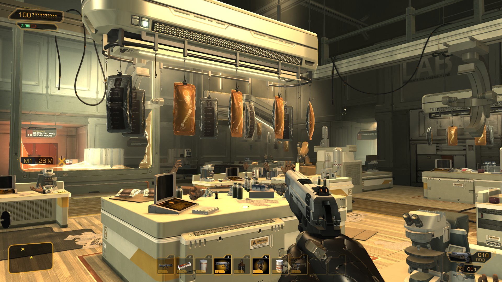 Deus ex операционный стол