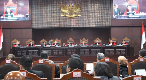 Sidang Perdana MK, Perang Belum Usai