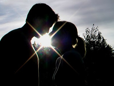 Pacaran Sambil Kuliah? Sebaiknya Jangan