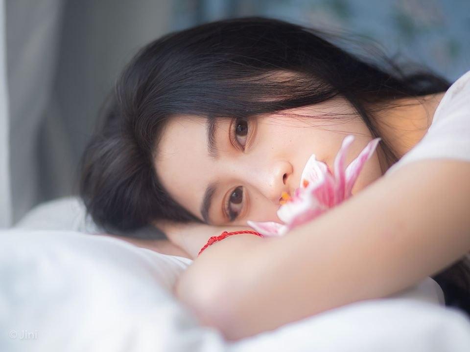 Gallery - Vietnamese model Yen Nguyen - Fragile purple flowers - P1