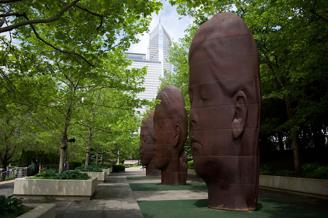 1004 Portraits - Jaume Plensa en Millenium Park de Chicago