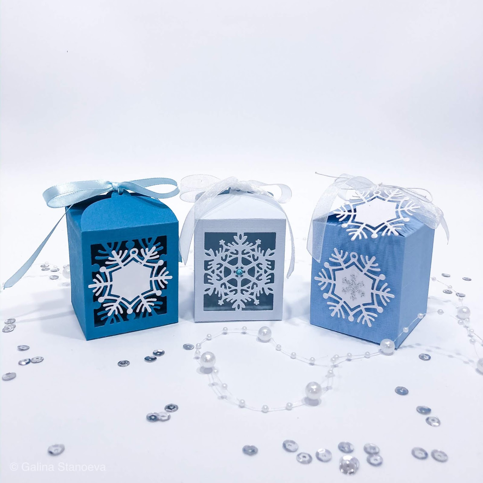 Art with Heart: How to Make a Snowflake Box? {Sizzix}