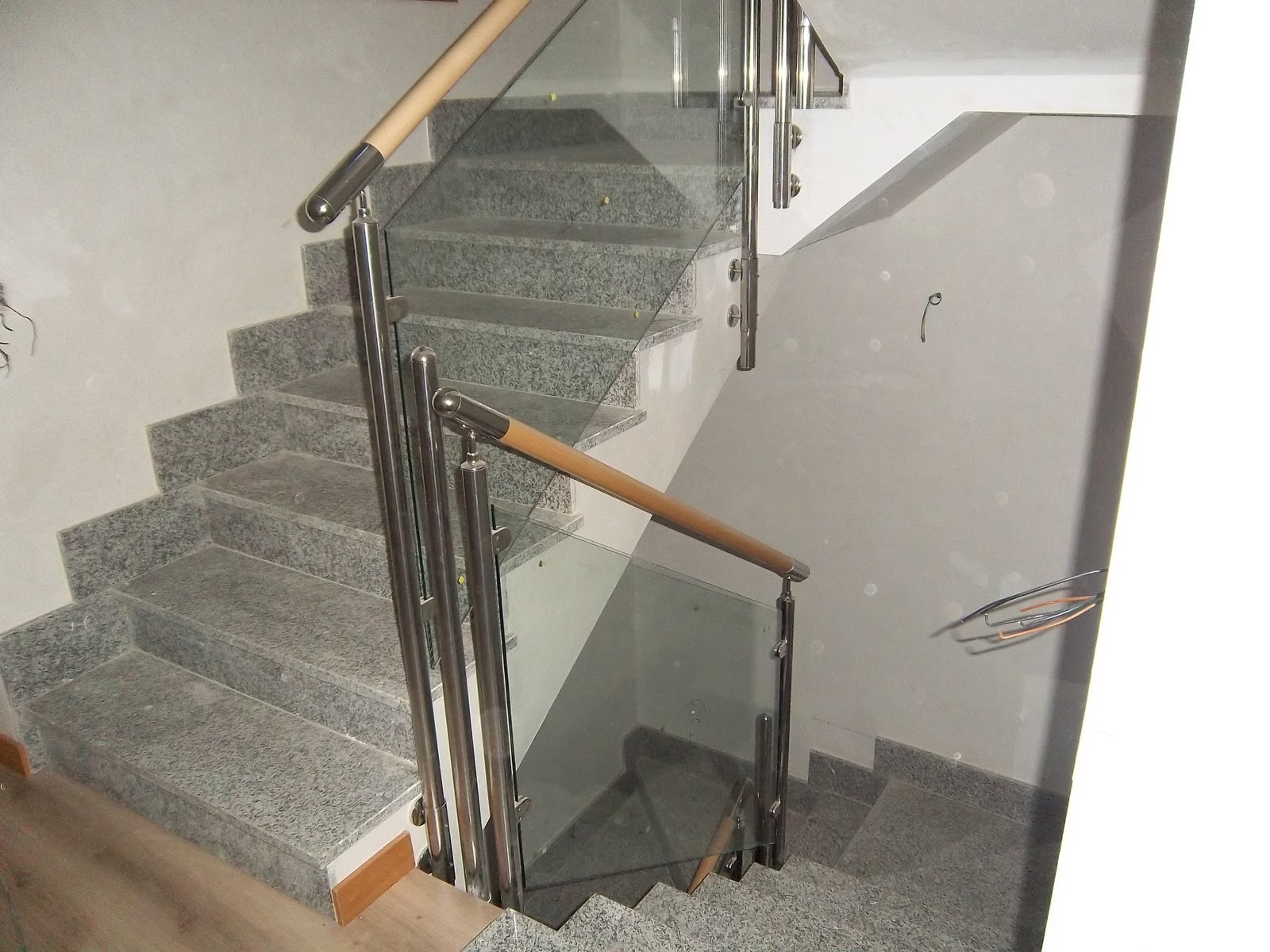 NORBEL CARPINTERIA METÄLICA Y ACERO INOXIDABLE: BARANDILLA ESCALERA EN