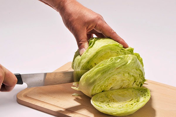 pourquoi la salade ne se coupe pas