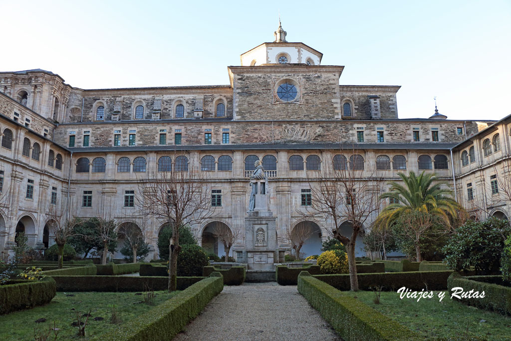 Claustro del Padre Feijoo, Samos