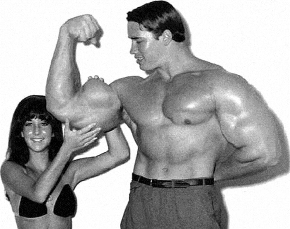 Vintage Photographs Of A Very Young Arnold Schwarzenegger Showing Off His Muscles To Ladies In The 1960s And 1970s Vintage Everyday