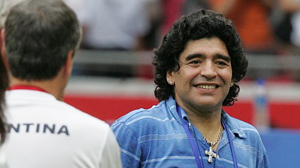 Argentinos se despedem de Maradona durante velório na Casa Rosada 26 de novembro de 2020 | Esporte