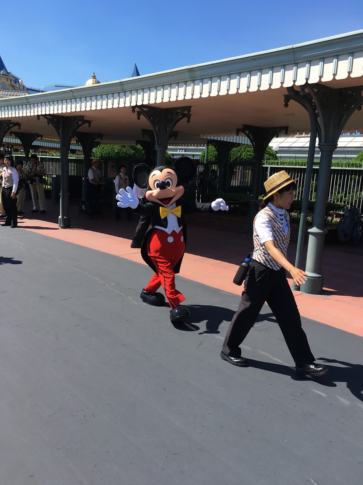 あなたはなぜディズニーへ行きたくなるのか ミッキーのカメラ目線をゲットする方法