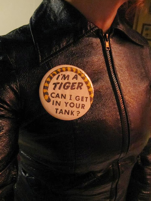 " Kiss me , i am a tiger " vintage pinback button "I'm sweet but not sixteen" button vintage Go Mod badge vintage giant Slade badge "I'm a tiger , can i get in your tank ?" badge vintage Slade heart brooch huge 70's Slade badge 1960 60s 1970 70s 160's 1970's 60's 70's pin glam rock dave hill  Dave Hill, Don Powell,  Neville noddy Holder, Jim Lea