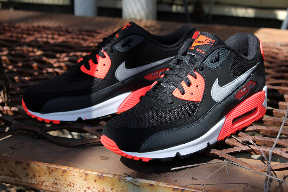 Nike Air Max 90 Essential "Black Infrared" ~ Freshly Laced