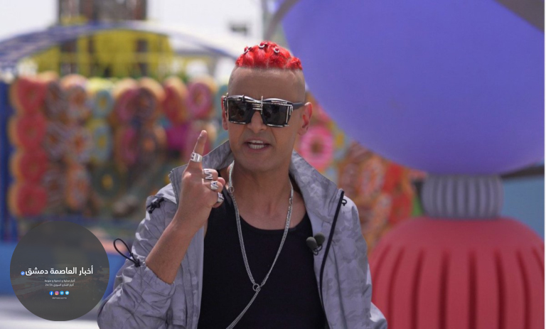 تربى داخل بيت فني ويعاني من وسواس الصلاة وفنانة قادته للمحكمة.. معلومات