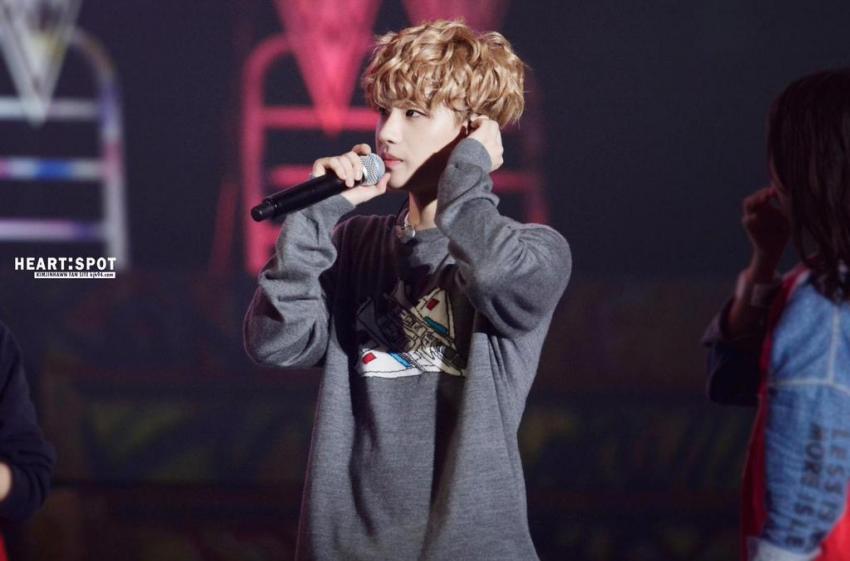 아이콘 무대에서 유독 시선강탈 쩌는 멤버 | 인스티즈