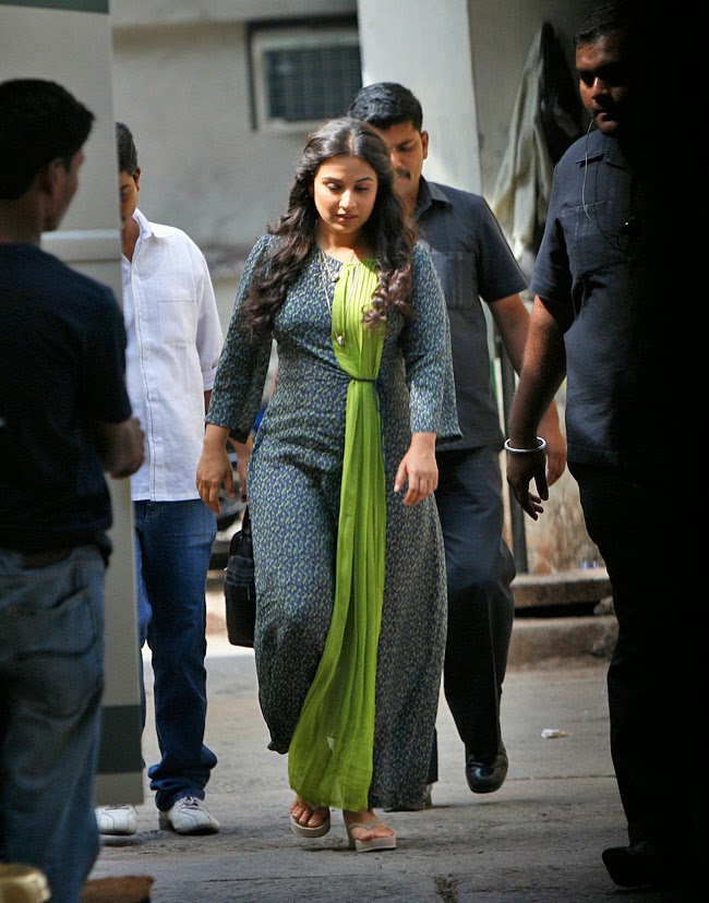Vidya Balan with a baby bump - Pregnant? - Celebrity Gossips Hollywood