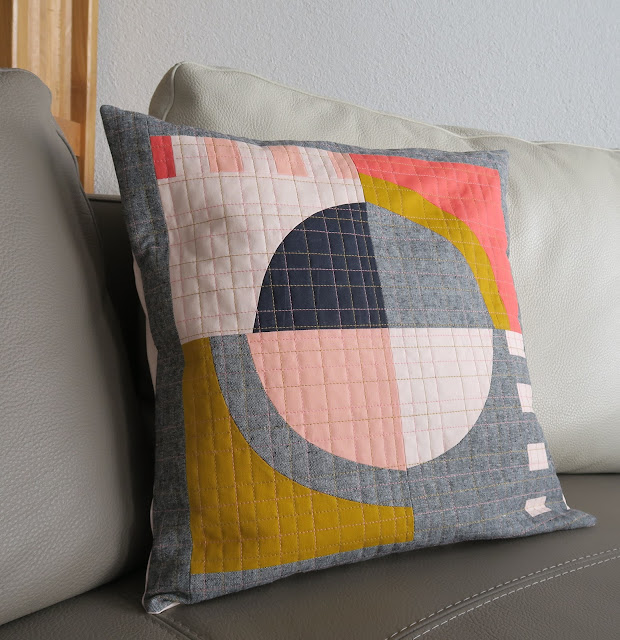 Free form curve cushions Luna Lovequilts