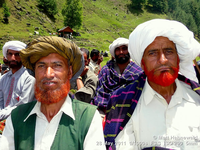 Facing the World, © Matt Hahnewald, street portrait, double portrait, Northern India, Kashmir, Bhadarwah, Jai Green Valley, Kashmiri men, red dyed beard, turban, Muslim people, Muslim men