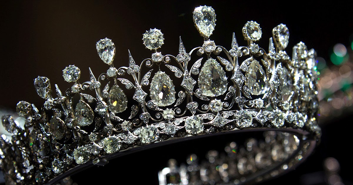 Famous Royal Crowns and Tiaras in the World