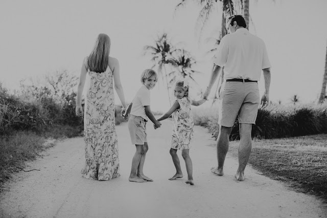 family beach pictures on Captiva Island