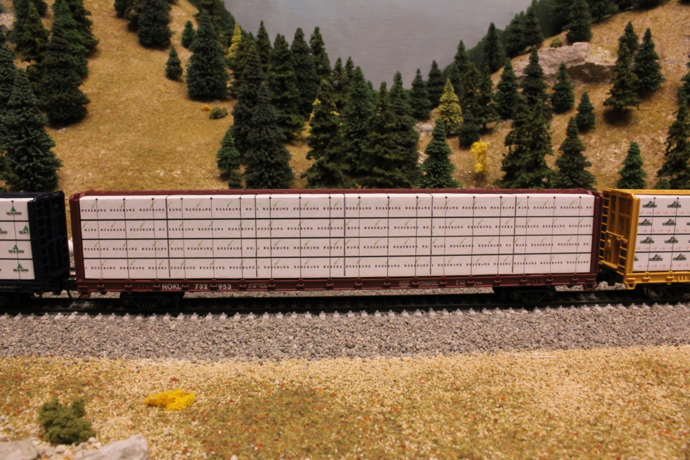 N Scale Addiction: Lumber & Gypsum Loads