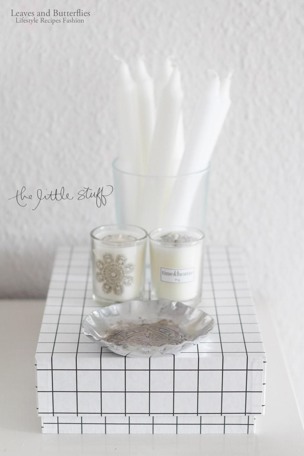 Unser Wohnzimmer mit neuen Vasen und Auslosung