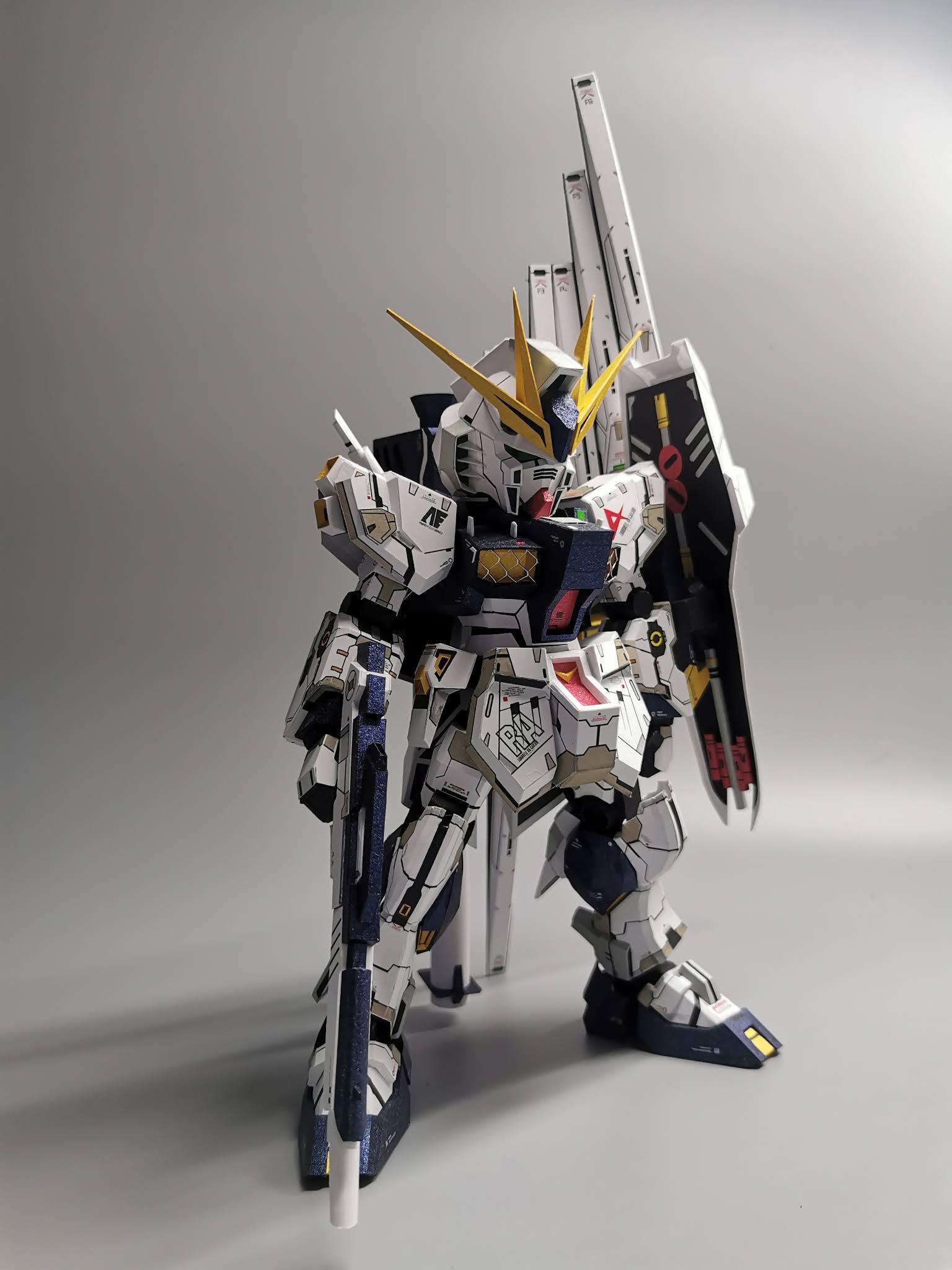 Brian Papercraft: [Premium] SD RX-93 Nu Gundam Papercraft ver. MIW