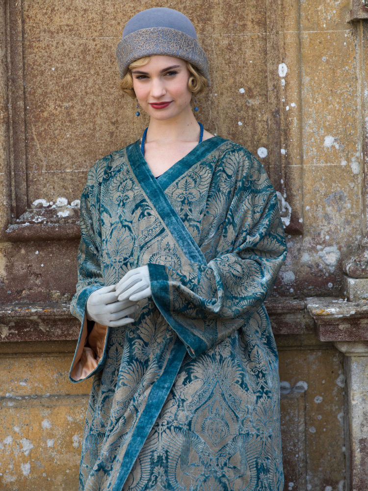 A Vintage Nerd, Vintage Blog, Downton Abbey, Downtown Abbey Review, Period TV Shows