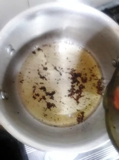 heat-the-oil-and-add-fenugreek-seeds