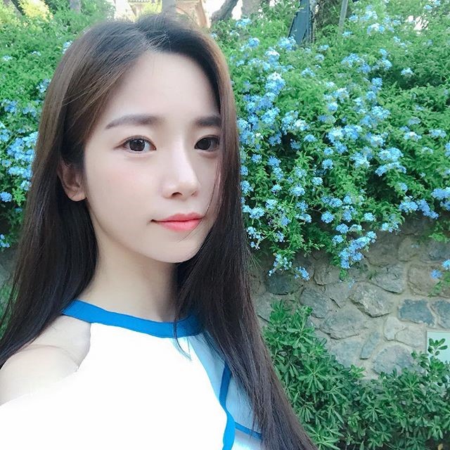 저저번 컨셉때 여러의미로 핫했던 컨셉과 정반대로 나오는 여자솔로 | 인스티즈