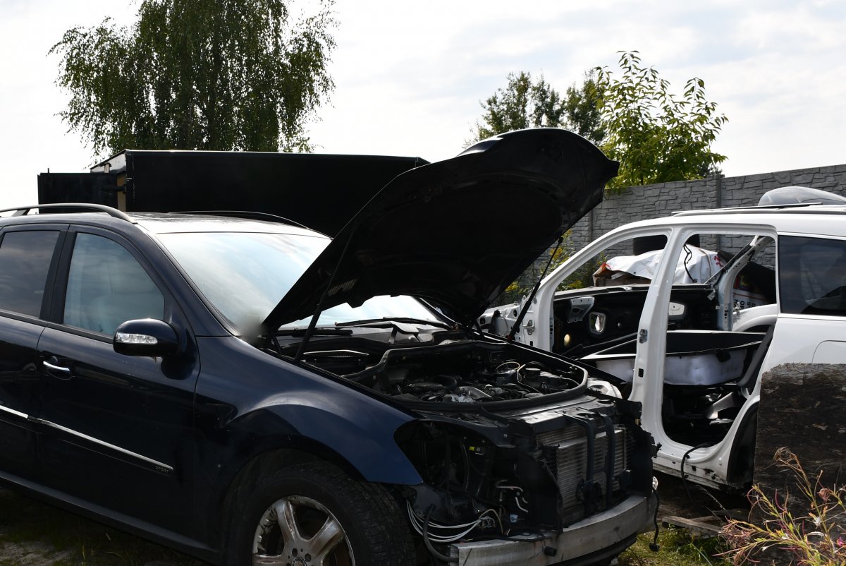 Nalot na "dziuplę" warsztacie samochodowym