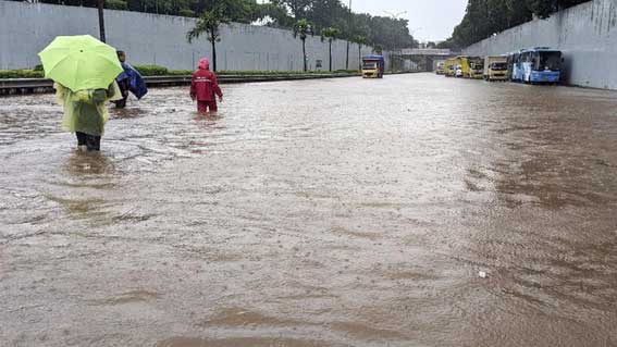 Banjir di Tol JORR TB Simatupang